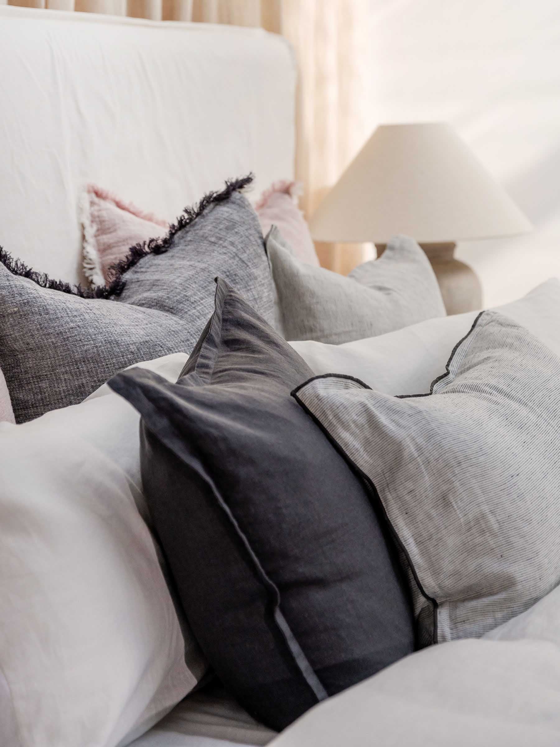 Felix Linen Cushion Pepper