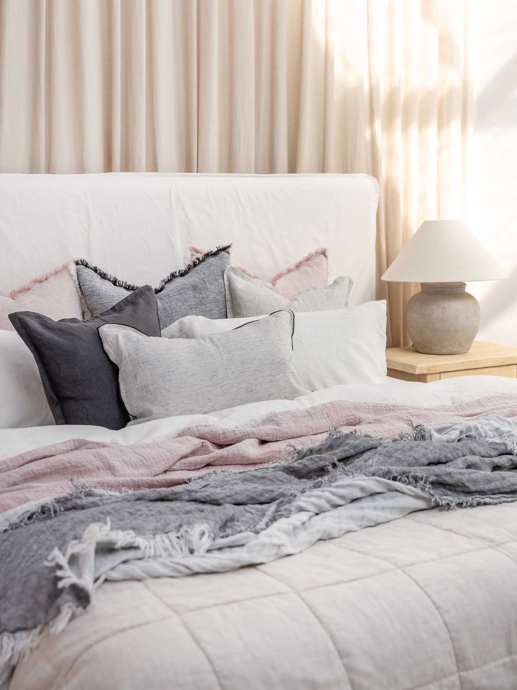 Felix Linen Cushion Pepper