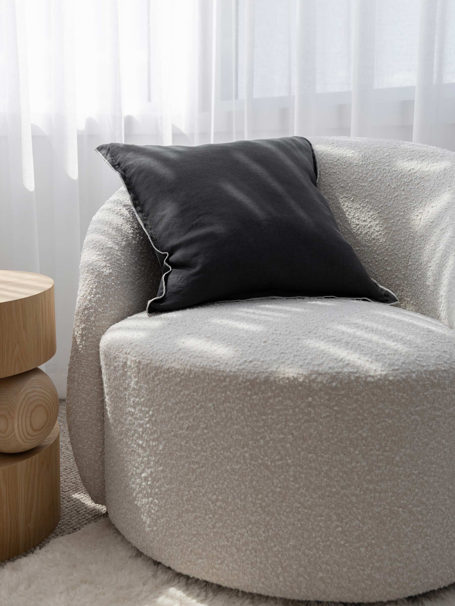 Harlow Linen Cushion Pepper
