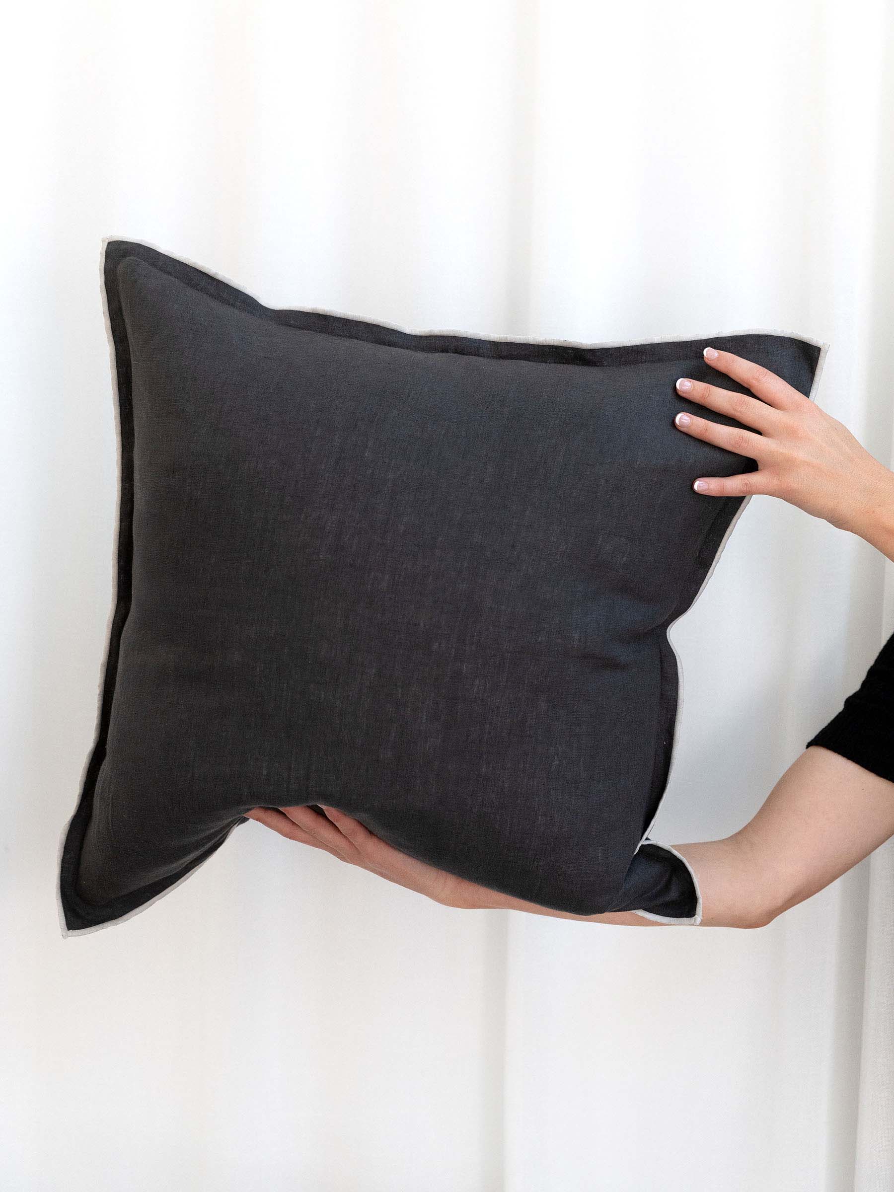 Harlow Linen Cushion Pepper