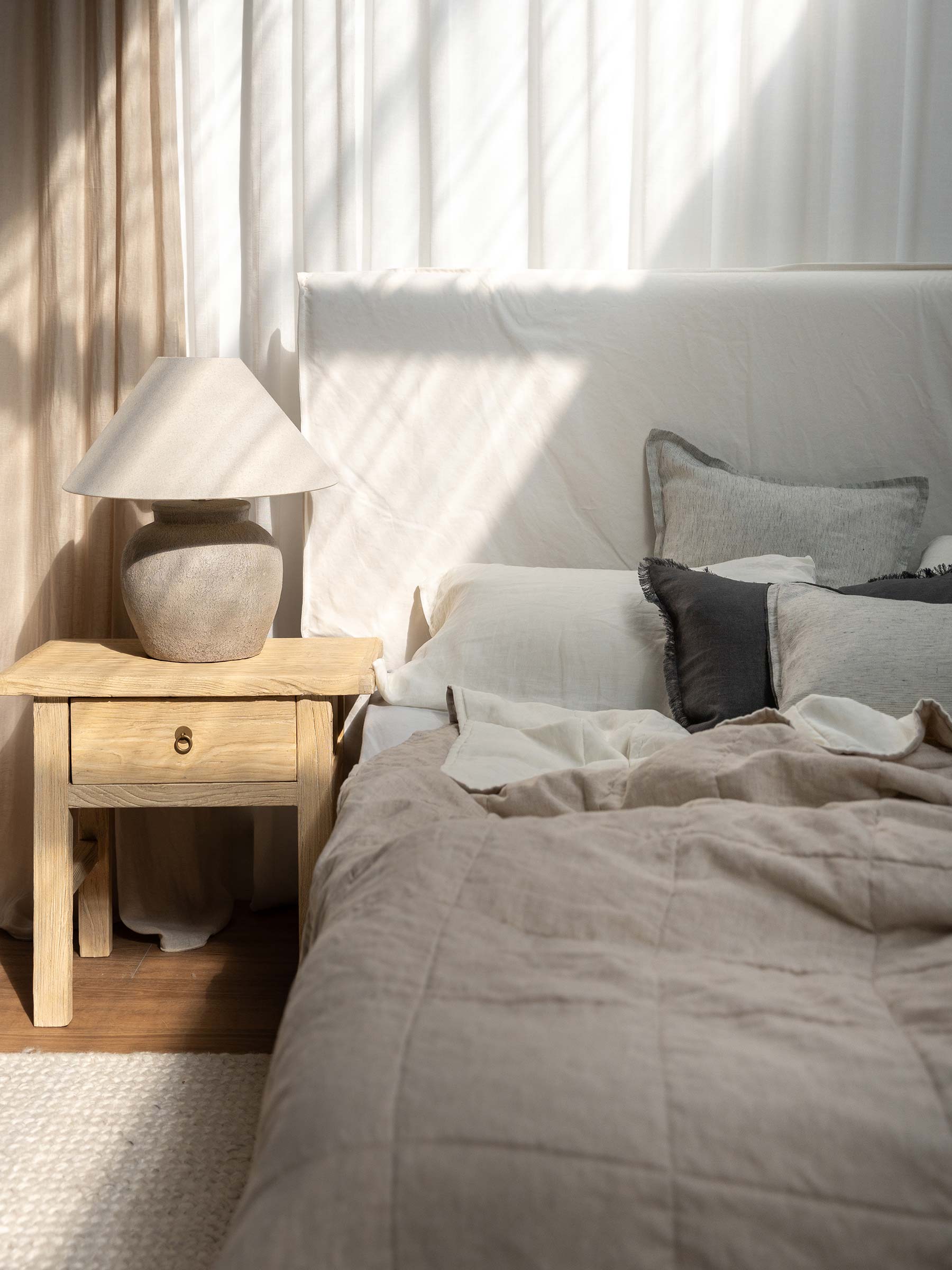 Olivia Double Sided Linen Quilt Natural/Cream with Bamboo Fill