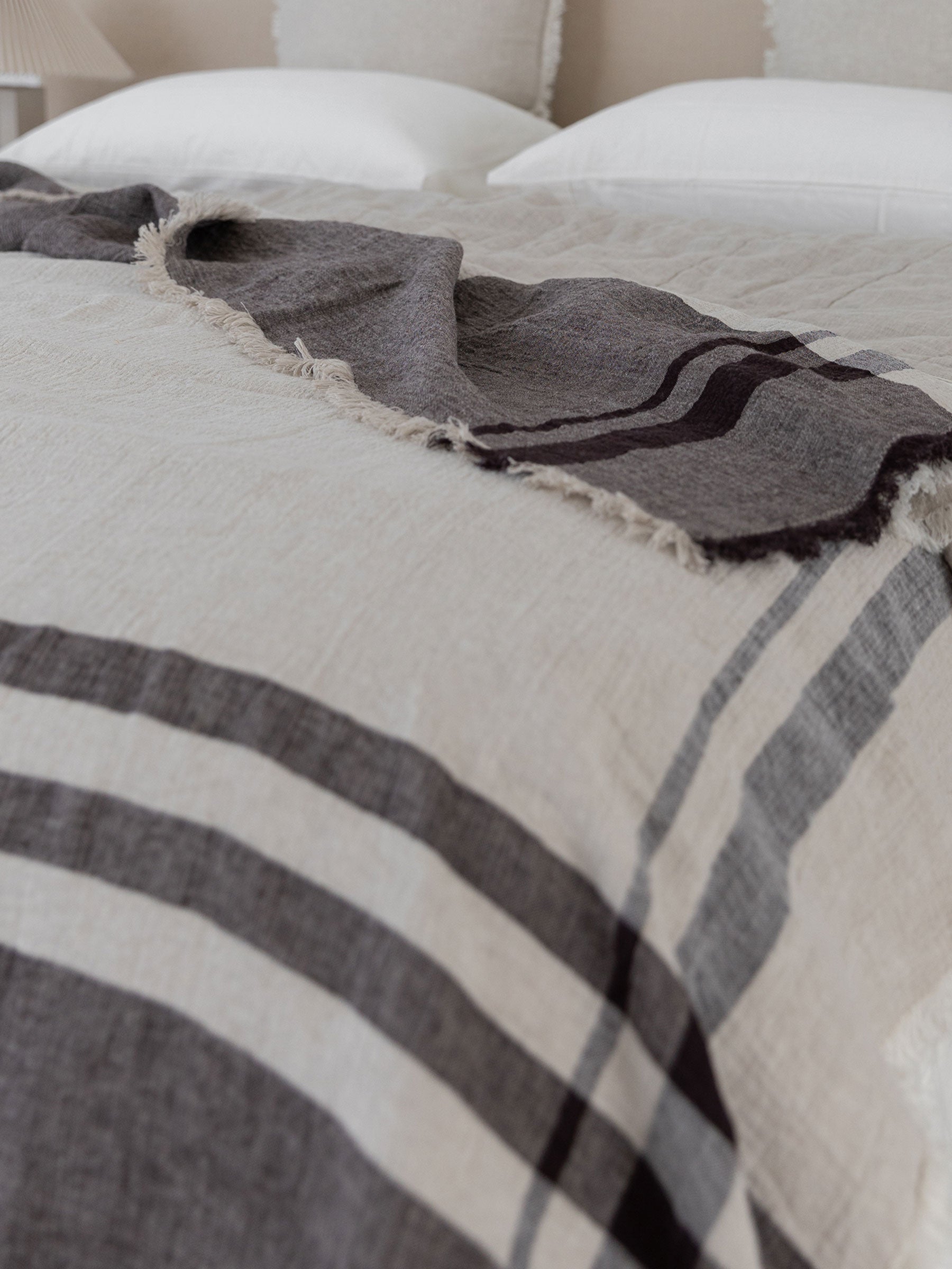 Olivio Fringed Heavy Linen Throw | Bed Cover Natural Stripe