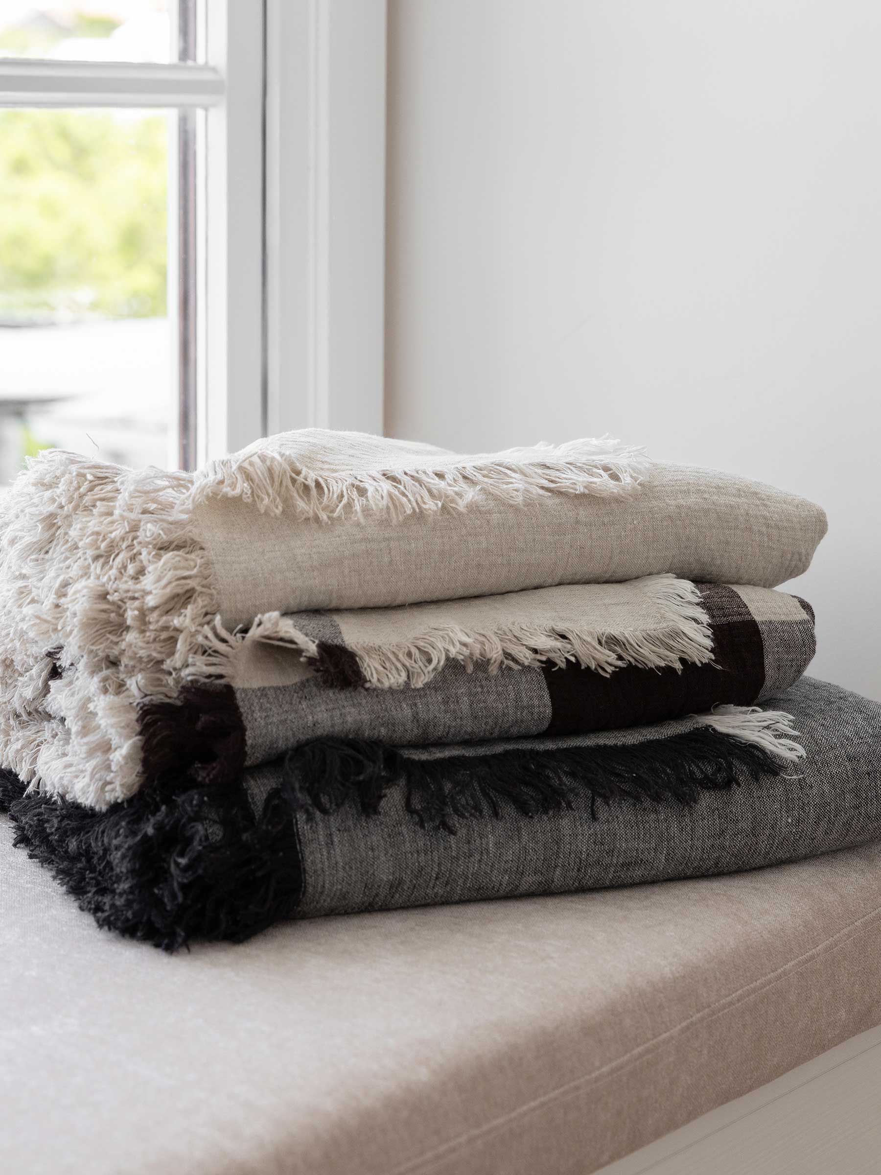 Olivio Fringed Heavy Linen Throw | Bed Cover Natural Stripe