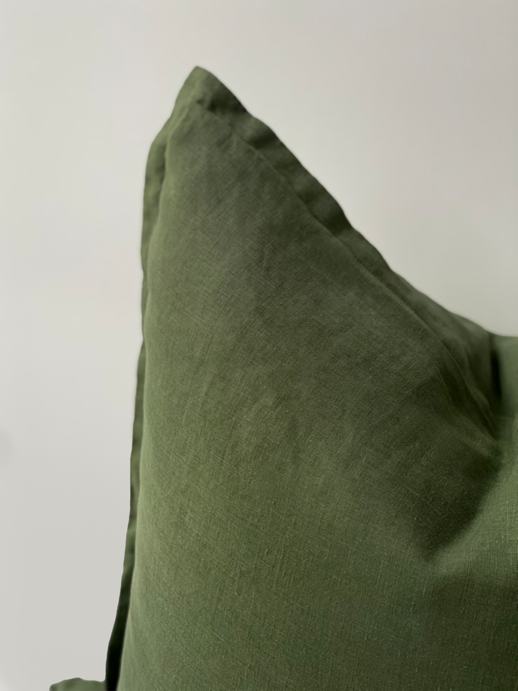 Reversi® Linen Flange Cushion Basil / Merlot
