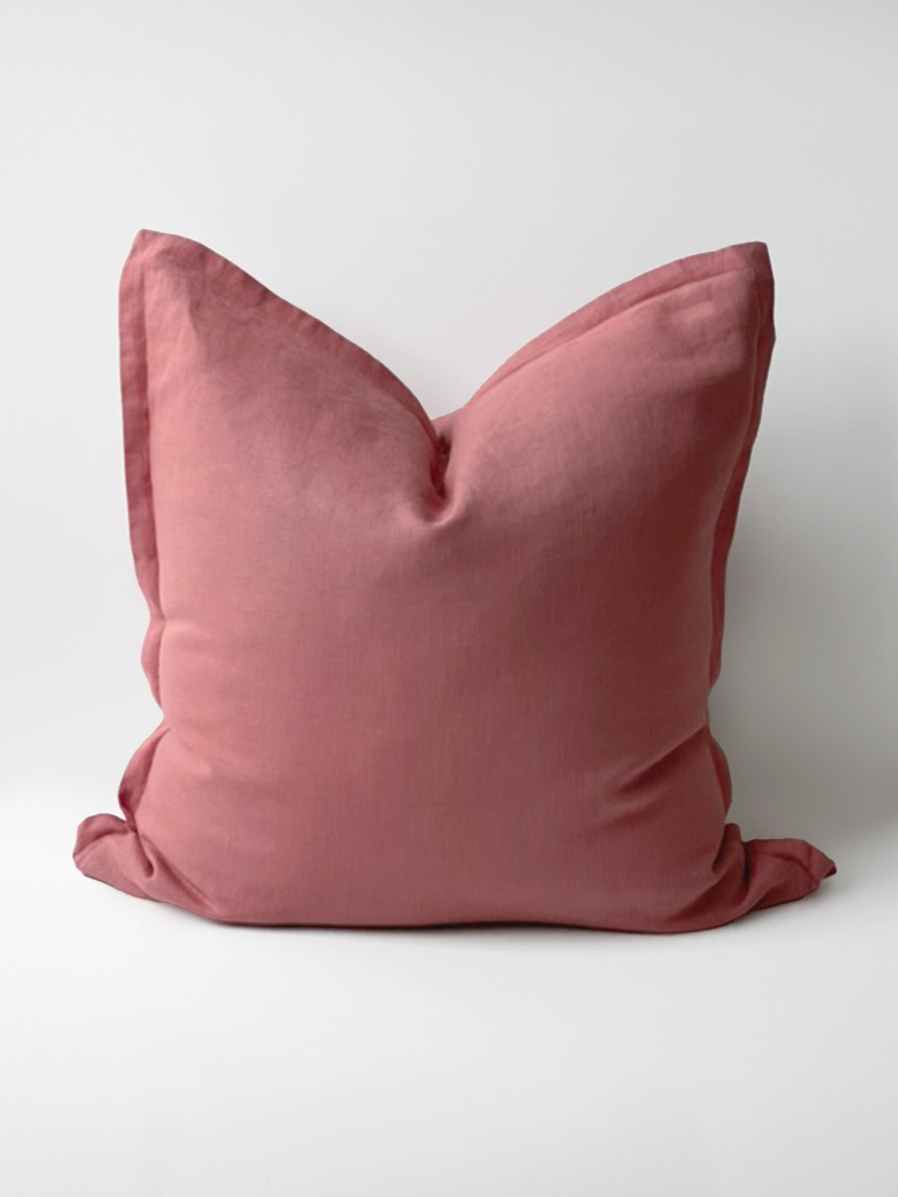 Reversi® Linen Flange Cushion Berry / Merlot