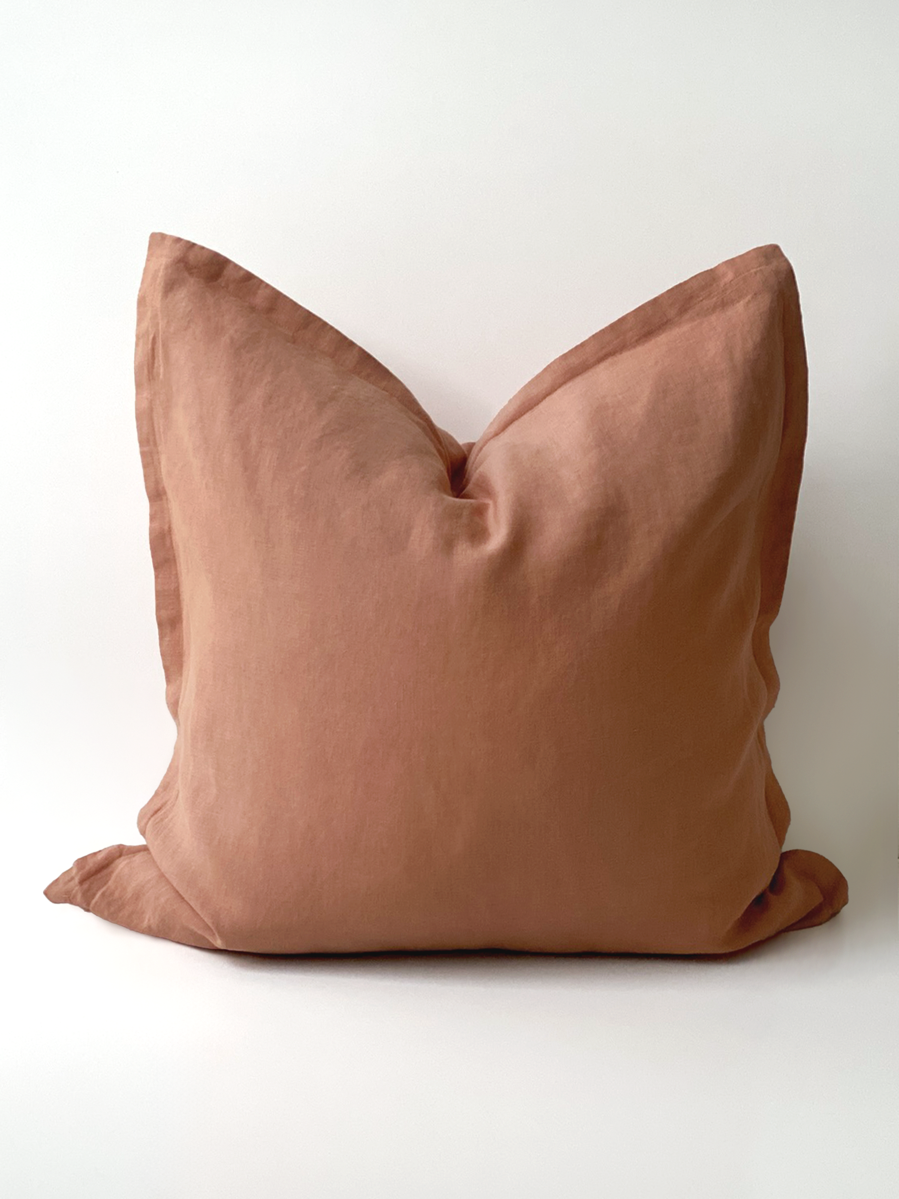Reversi® Linen Flange Cushion Peach Sand / Clay