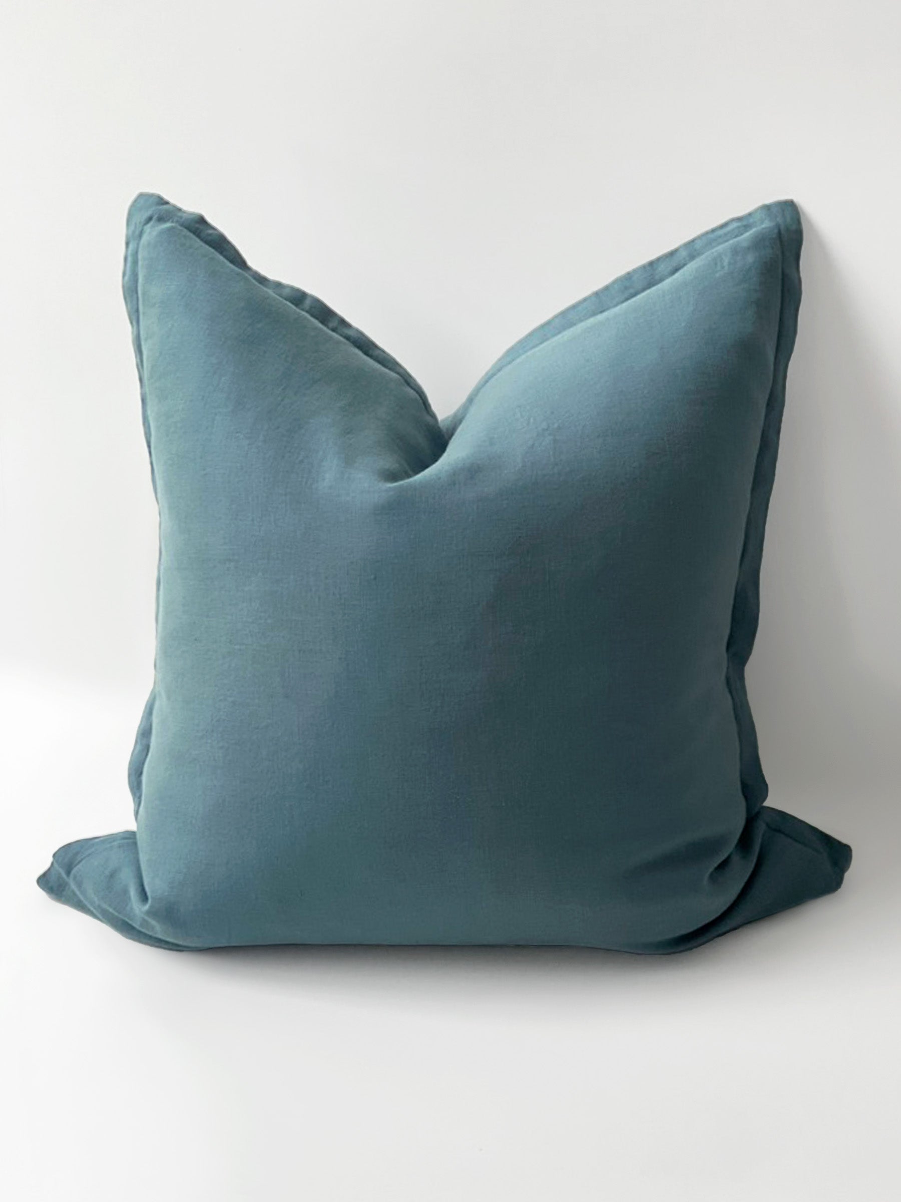 Reversi® Linen Flange Cushion Petrol / Navy