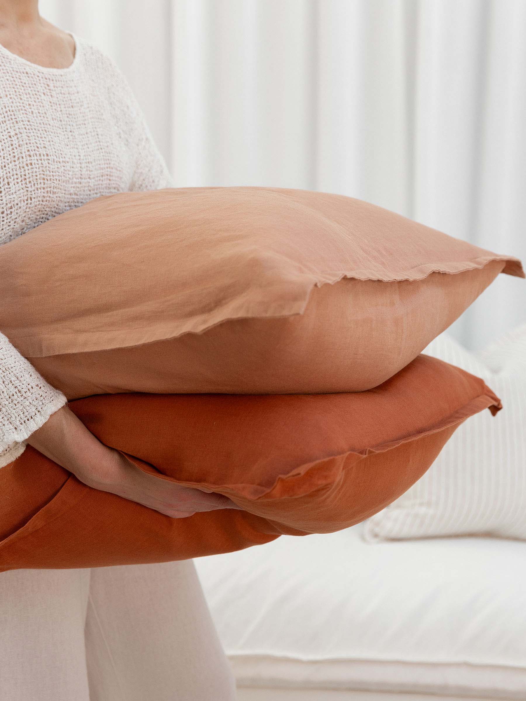 Reversi® Linen Flange Cushion Clay / Rust