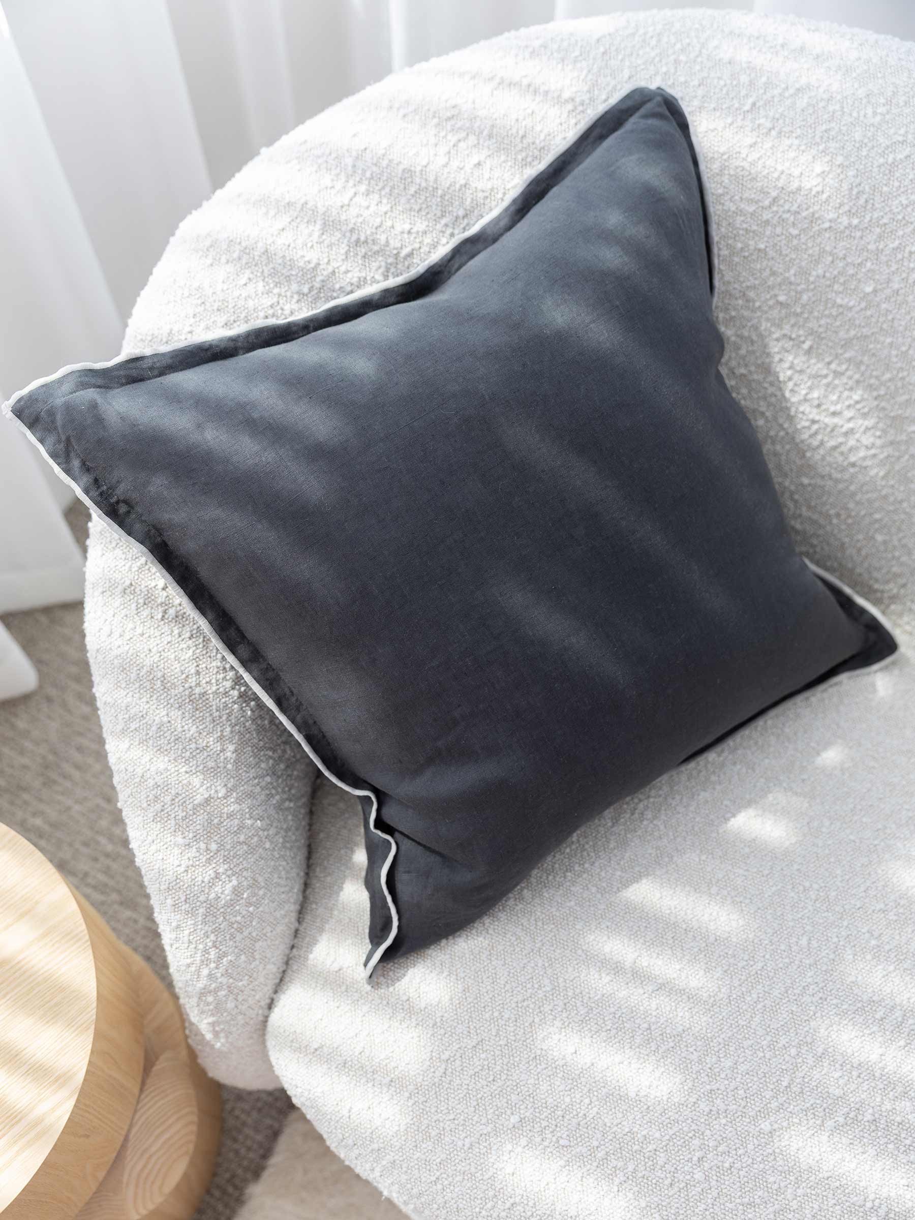Harlow Linen Cushion Pepper