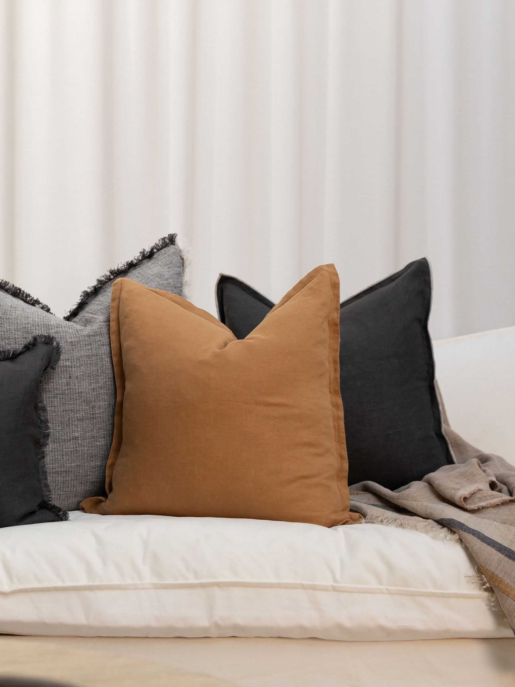 Harlow Linen Cushion Pepper