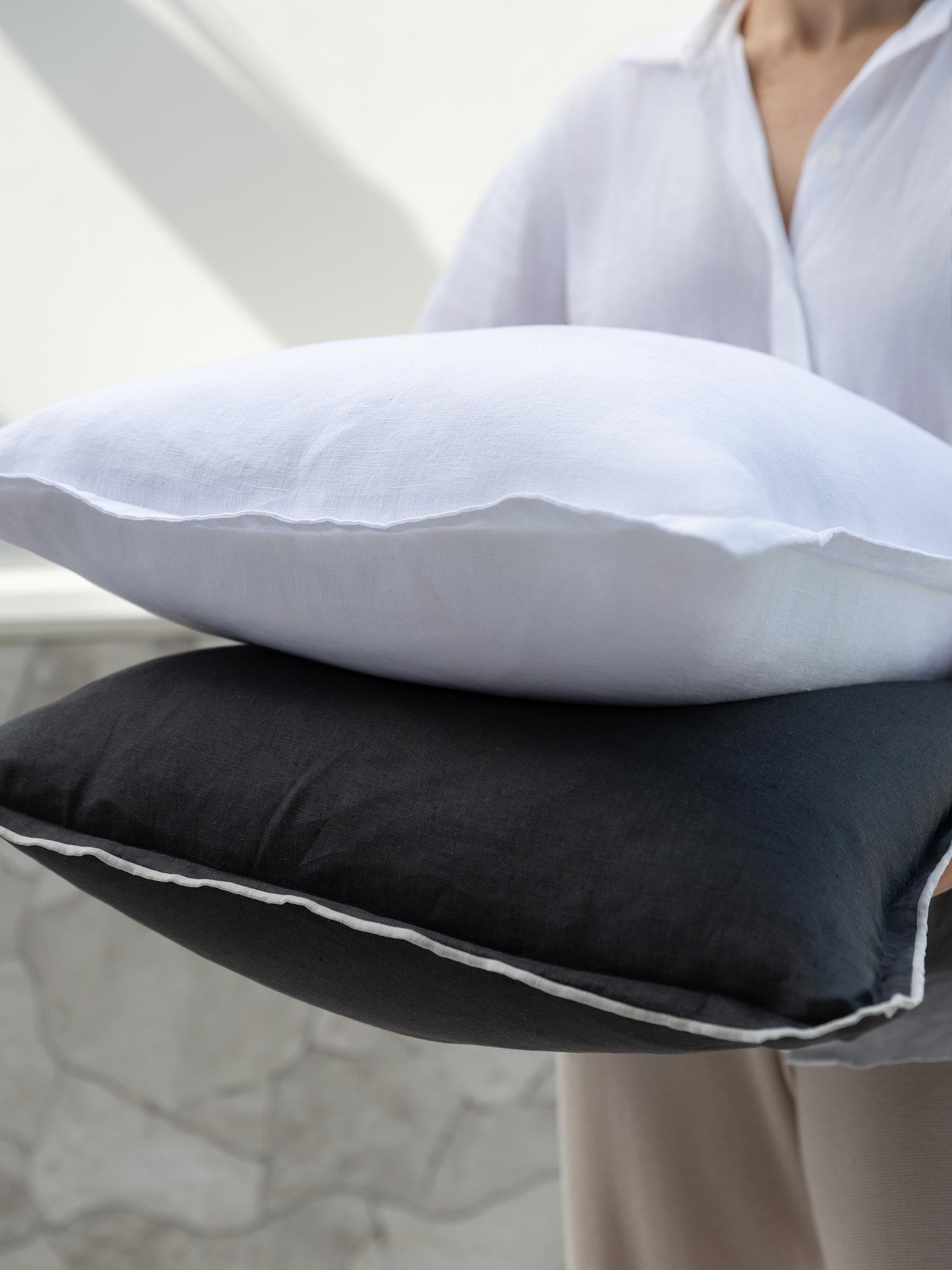 Harlow Linen Cushion Pepper