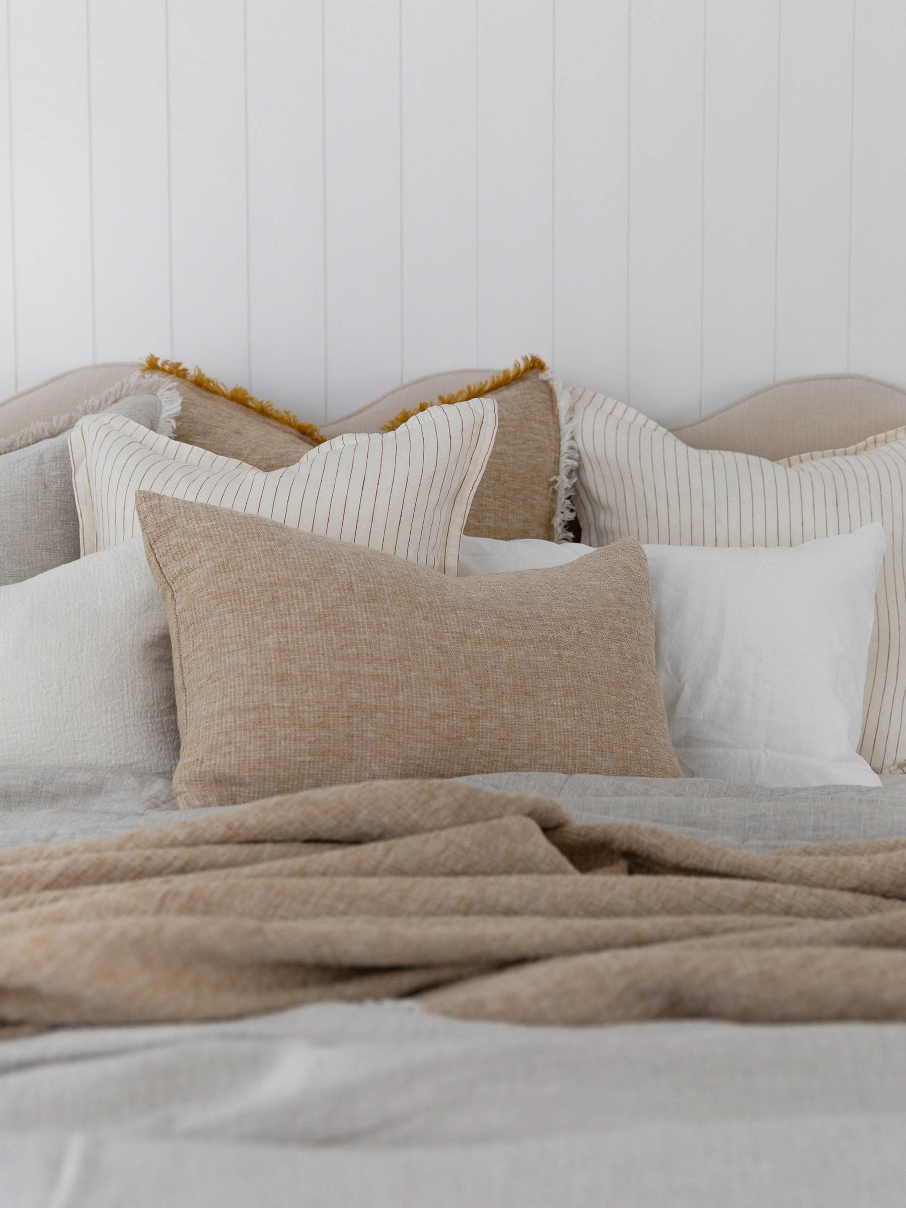 Oliver Heavy Linen Lumbar Cushion Gold