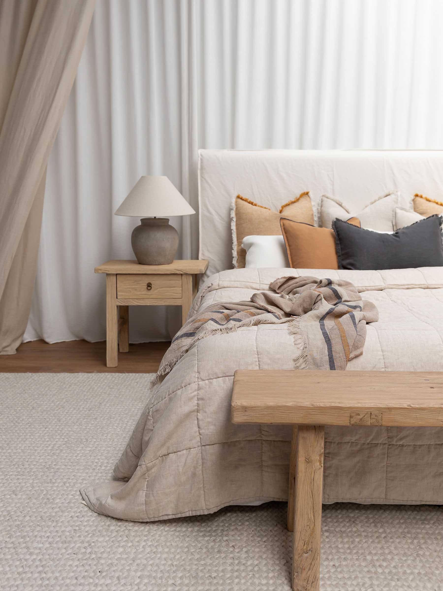 Oliver Heavy Linen Cushion Gold