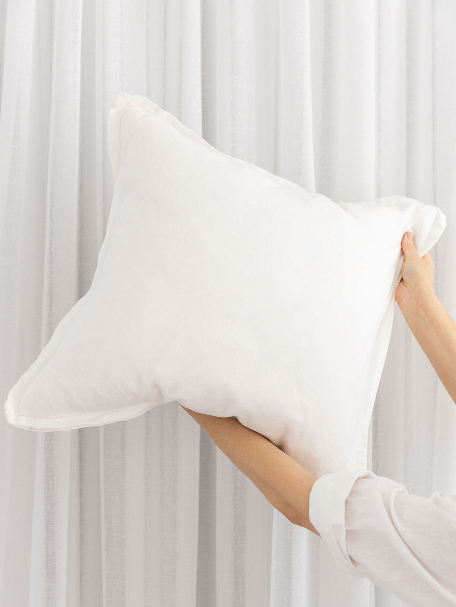 Reversi® Linen Flange Cushion White / Natural
