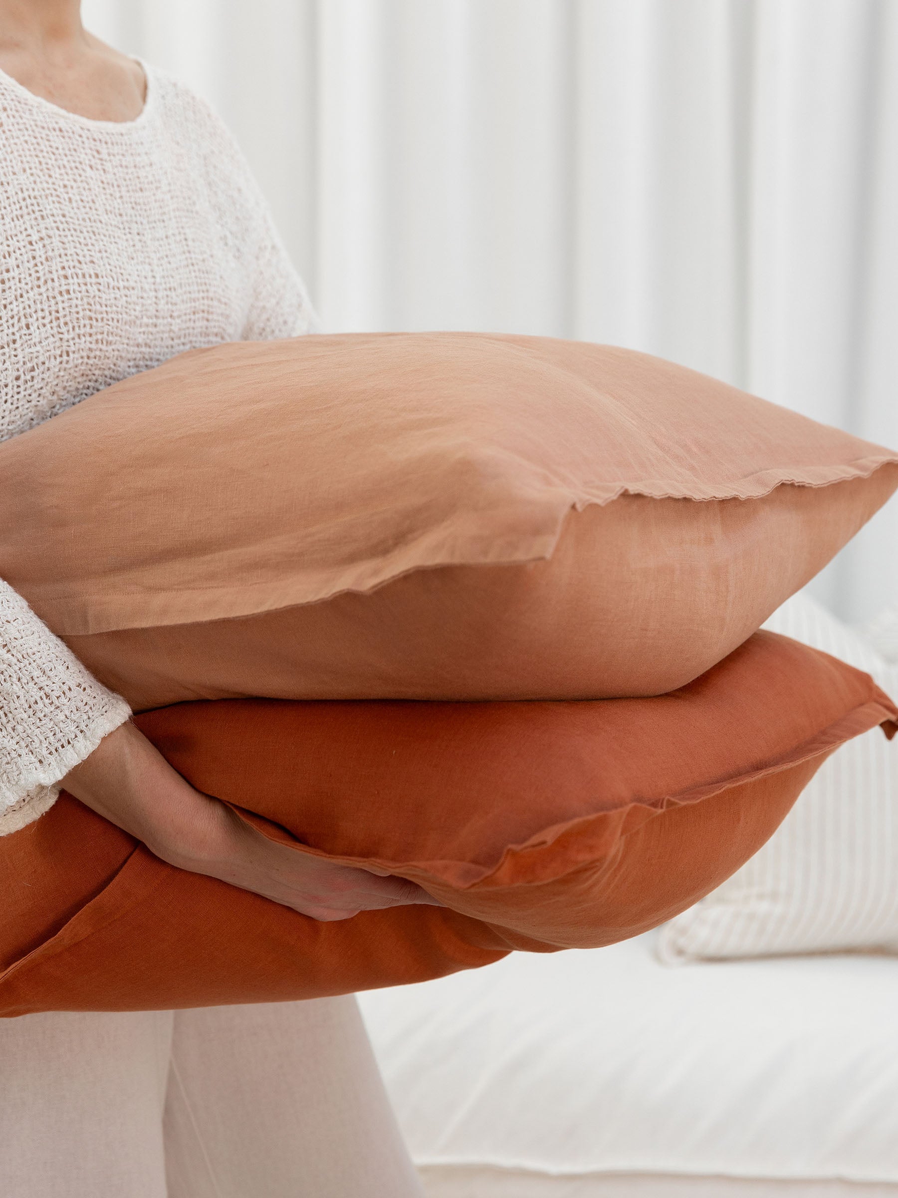 Reversi® Linen Flange Cushion Clay / Rust