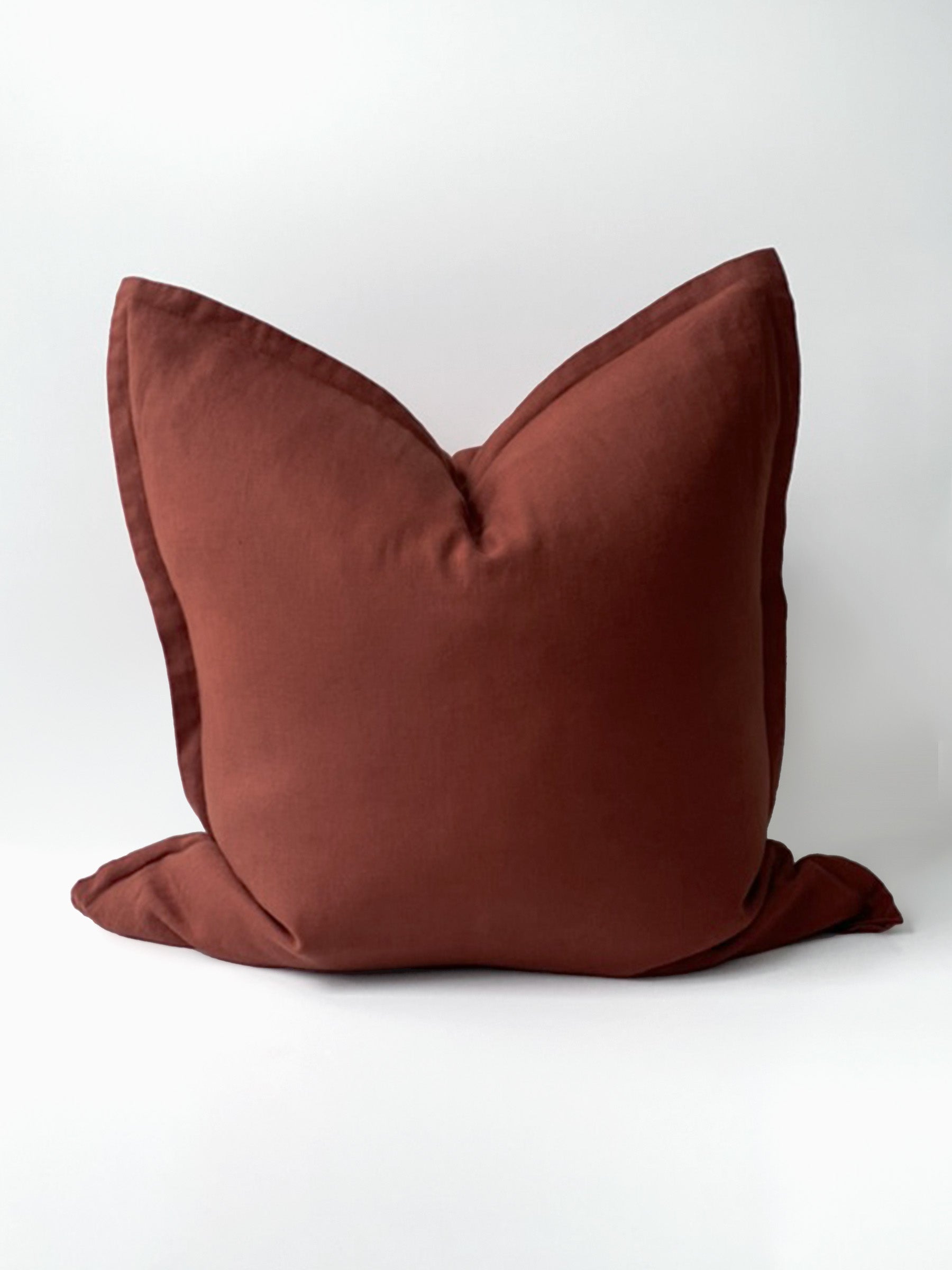 Reversi® Linen Flange Cushion Berry / Merlot