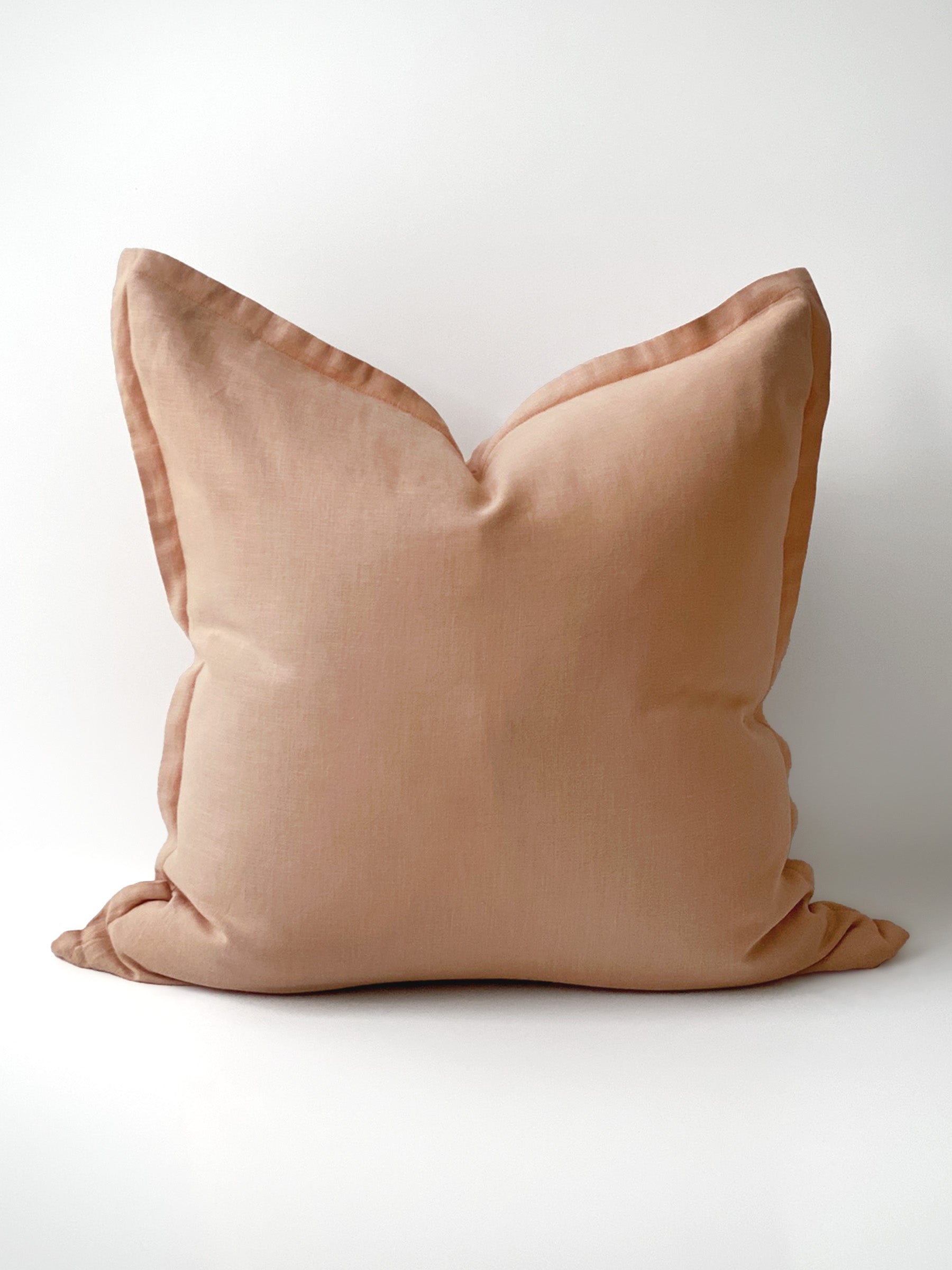 Reversi® Linen Flange Cushion Peach Sand / Butterscotch
